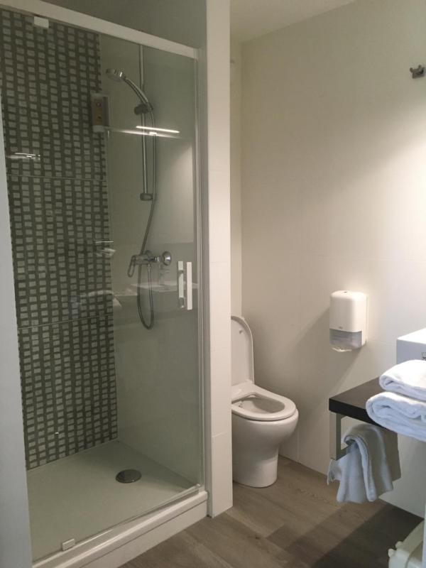 Single Room image 3