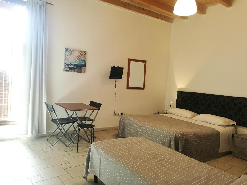 Triple Room image 4
