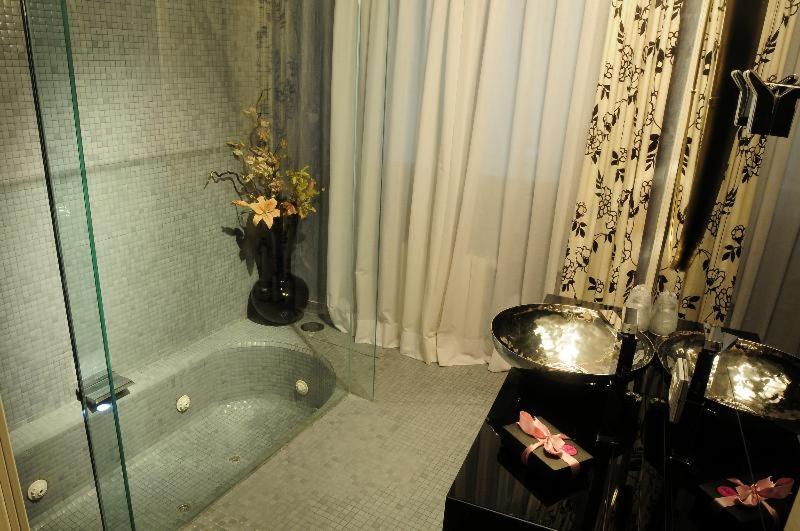 Room #9167348 image 4