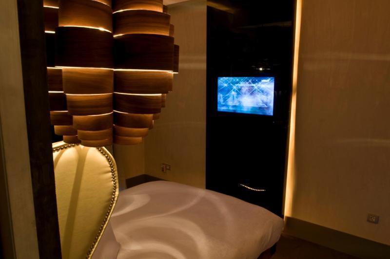 Room #9167348 image 3