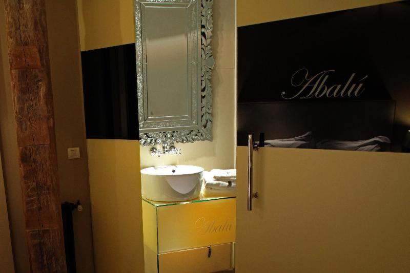 Room #9167350 image 3