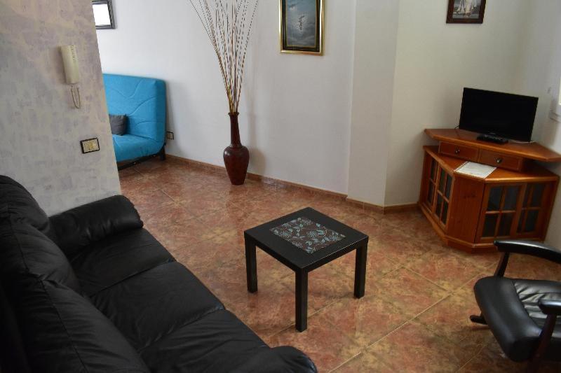 Room #447062308 image 3