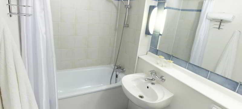 Room #8704819 image 3