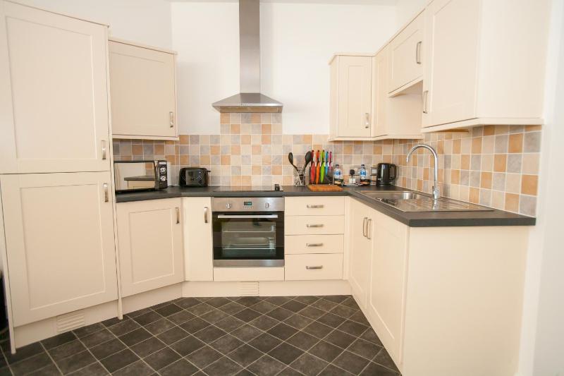 One-Bedroom Apartment image 1
