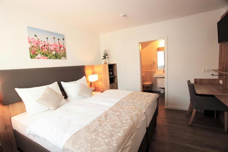 Business Single Room image 4