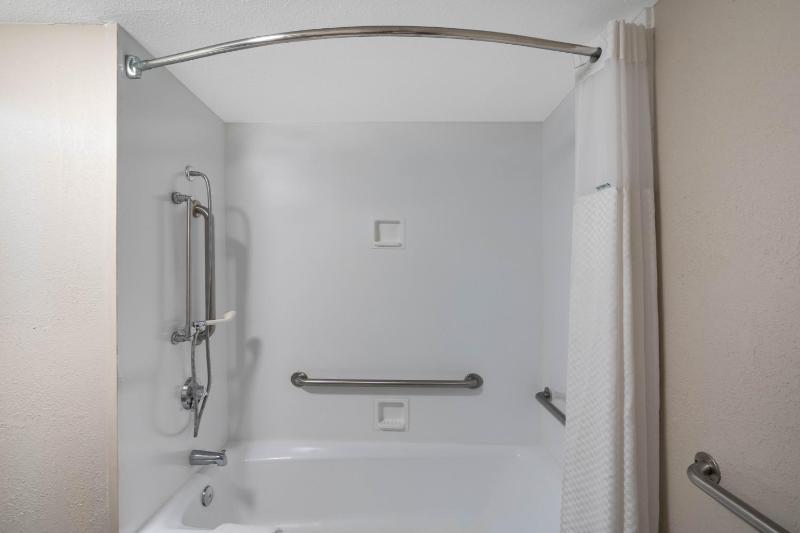 One-Bedroom Suite with Two Double Beds - Non-Smoking image 4