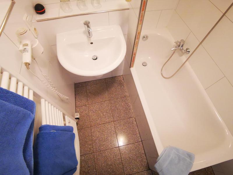 Double Room image 4