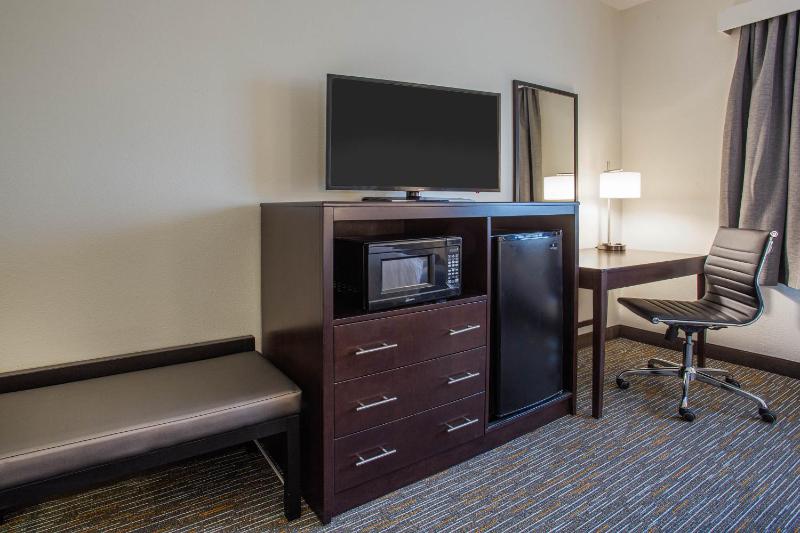 Deluxe King Room - Non-Smoking image 2
