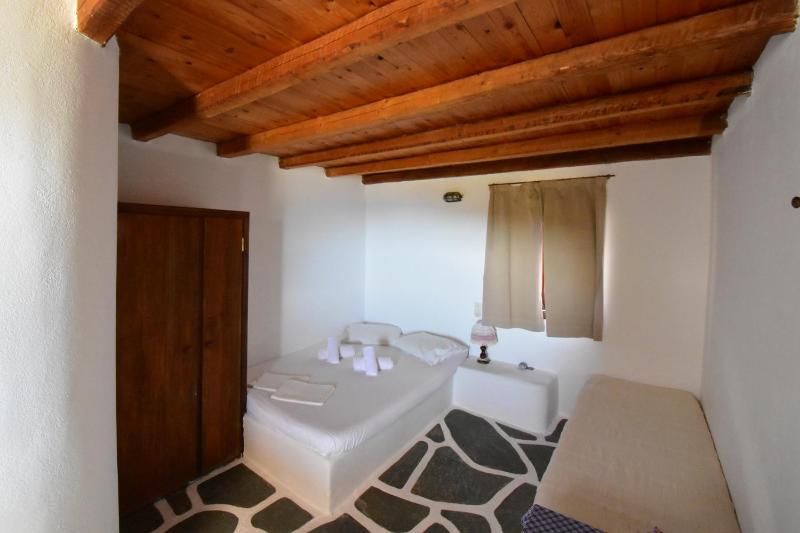 Deluxe Two-Bedroom Apartment image 2