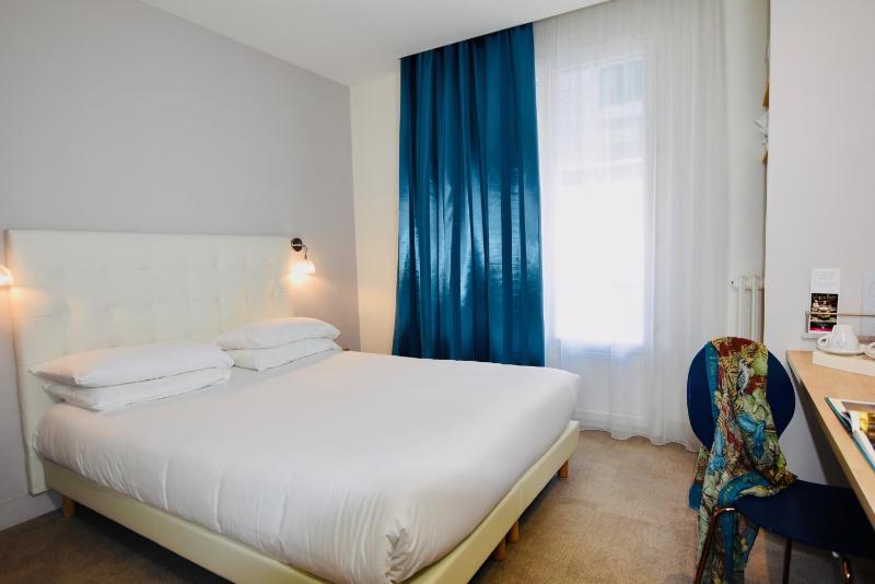 Superior Double Room image 2