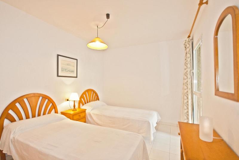 One-Bedroom Apartment image 2