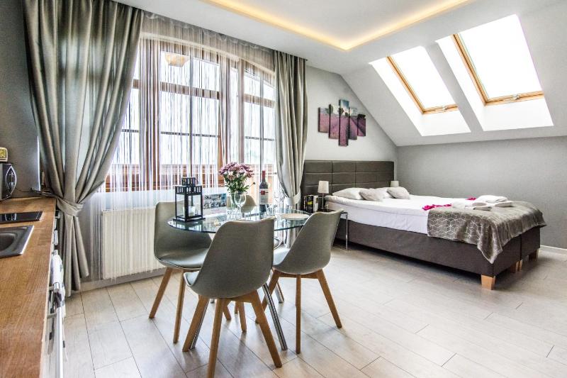 Apartamenty hoteLOVE z biokominkiem na Skale - image 19