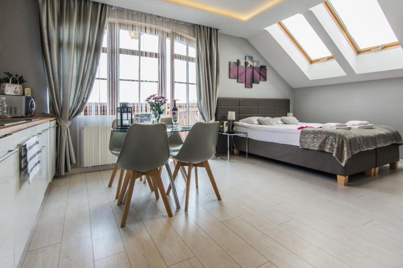 Apartamenty hoteLOVE z biokominkiem na Skale - image 2