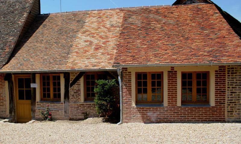 Two-Bedroom House image 2