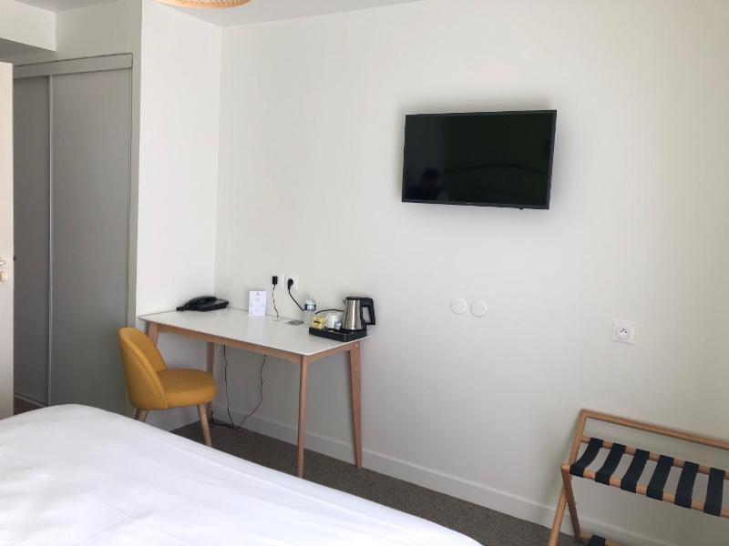 Superior King Room image 2