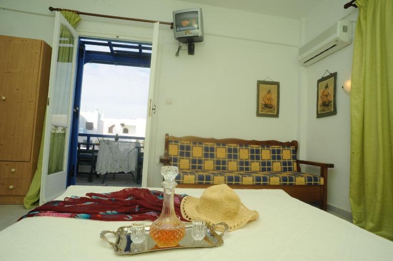 Double Room image 3