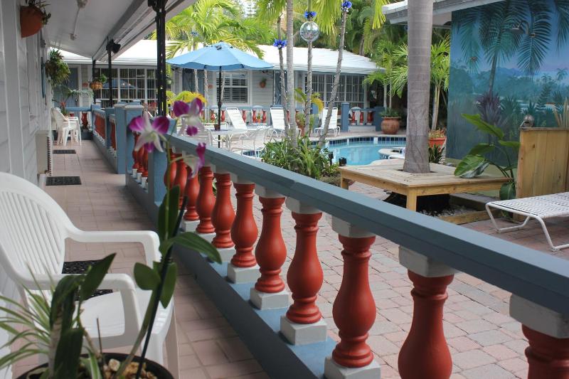 Coral Reef Guesthouse - image 2
