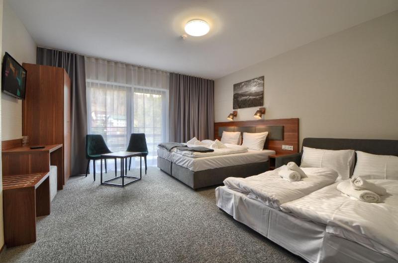 Luxury Triple Room image 2