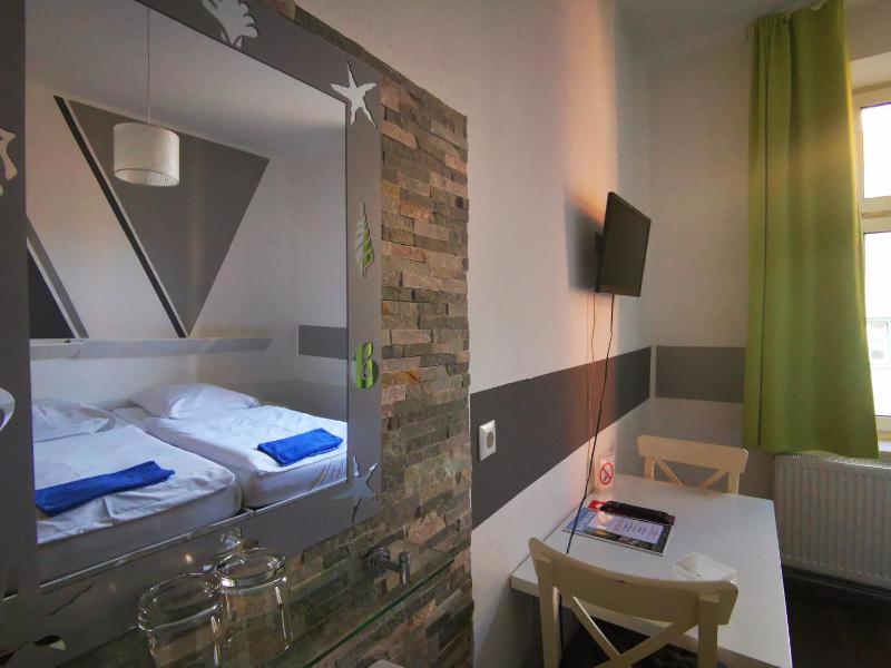Double Room with Shared Bathroom image 4