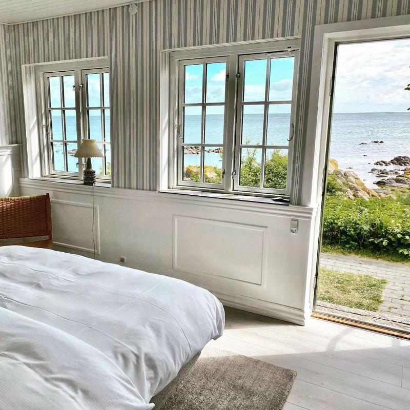 Double Room with Sea View image 1