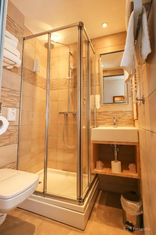 One Single Bed image 4