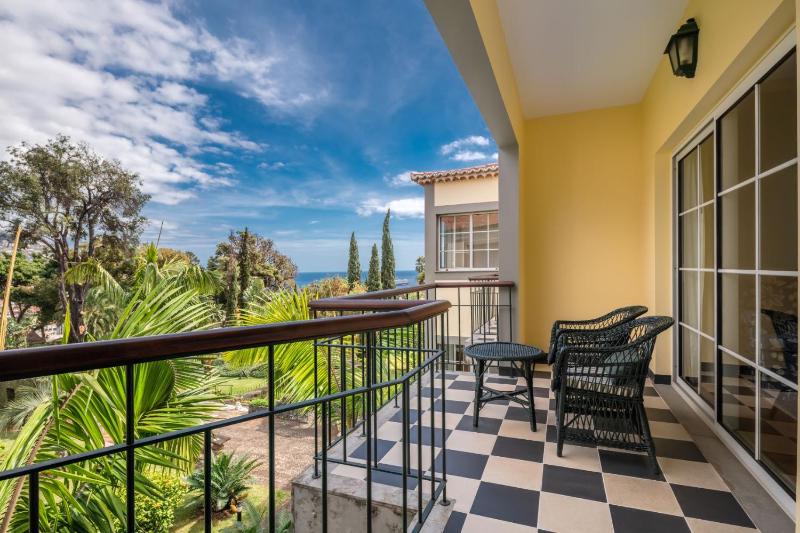 Botanical Premium Suite image 3