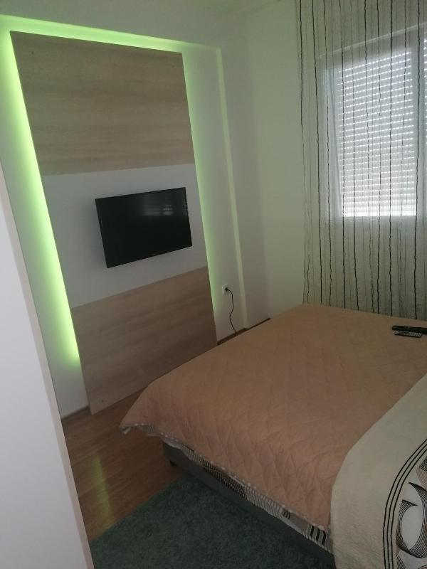 One-Bedroom Apartment image 2