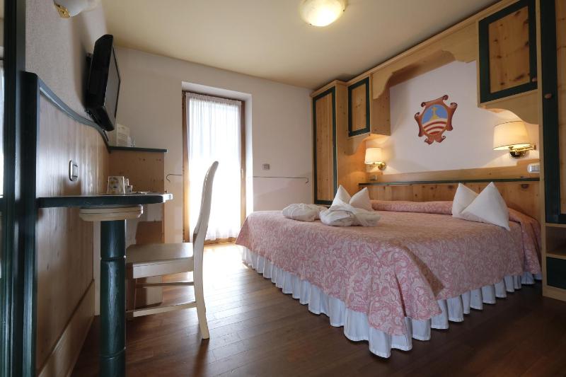 Classic Single Room with Extra Bed image 1