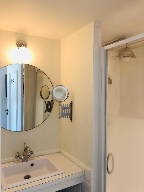Double Room with Sea View image 3