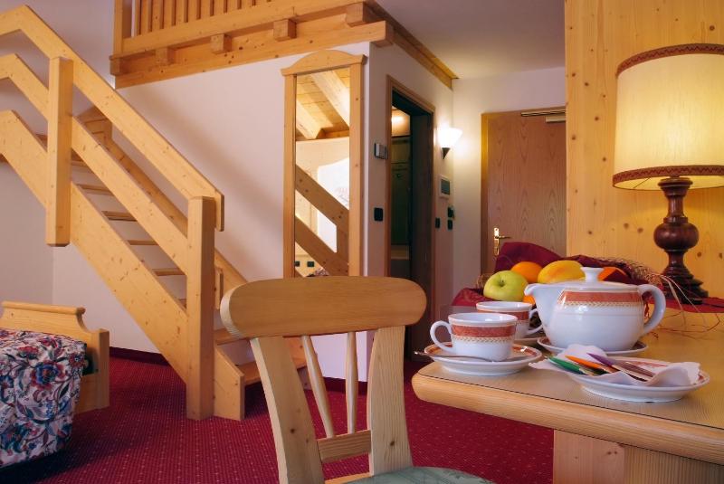 Superior Triple Room image 3