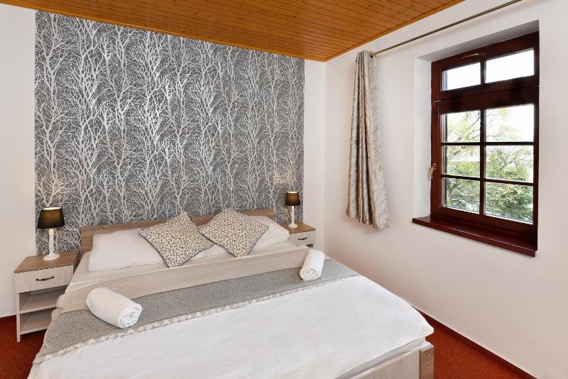 Double or Twin Room image 2