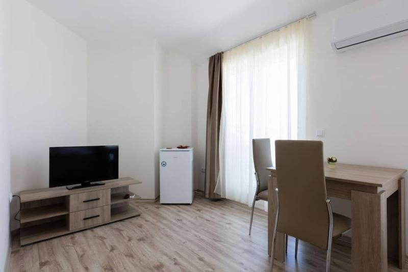 Junior Suite with Balcony image 4