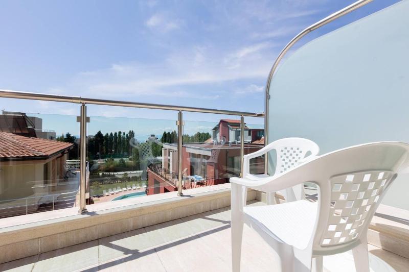 Apartment with Sea View image 1