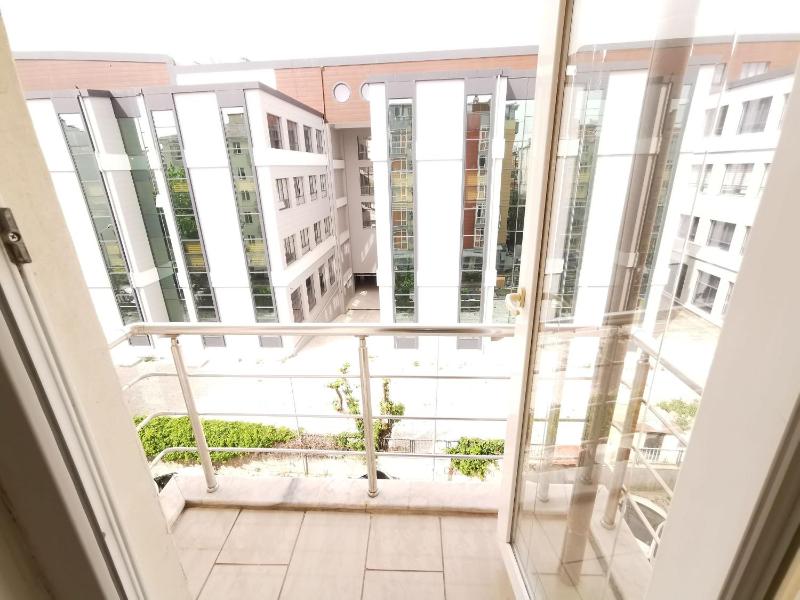 Twin Room with Private External Bathroom image 4