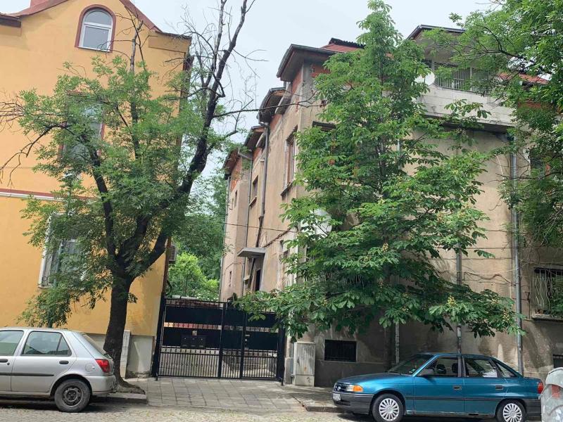 Trakia Street Apartment - image 19