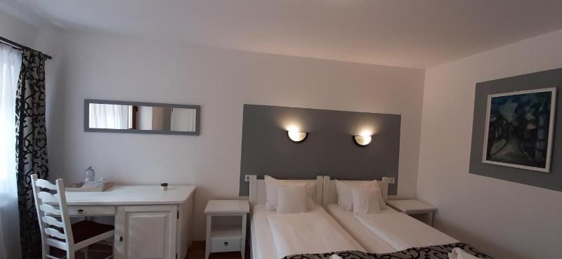 Double or Twin Room image 2