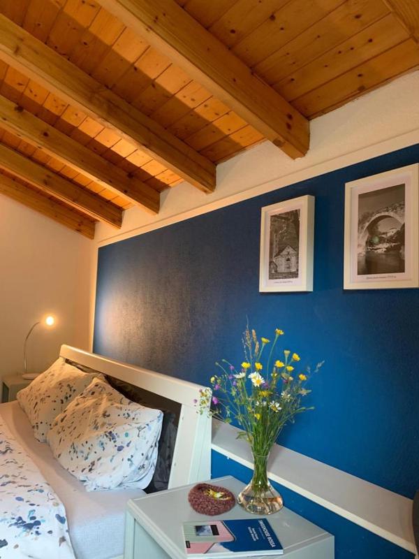 Double Room with Garden View with Private Bathroom image 4