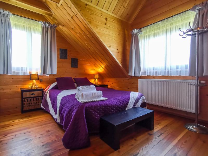 Standard Double Room with Lake View image 3