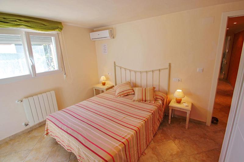El Pinar - sea view villa with private pool in Moraira - image 26