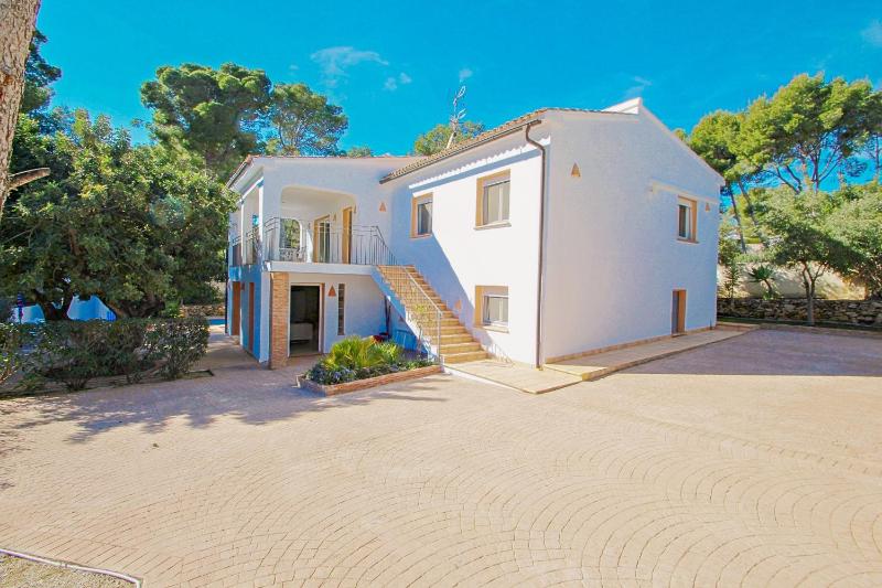 El Pinar - sea view villa with private pool in Moraira - image 18