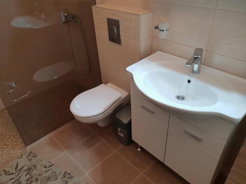 Studio (4 Adults) with Sea View image 2