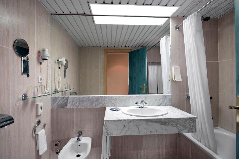 Single Room image 3