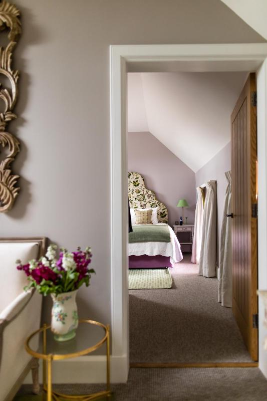 Deluxe Two-Bedroom Cottage image 1