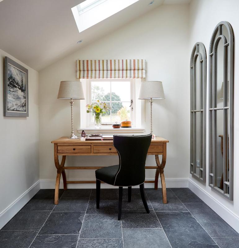 Deluxe Three-Bedroom Cottage image 4