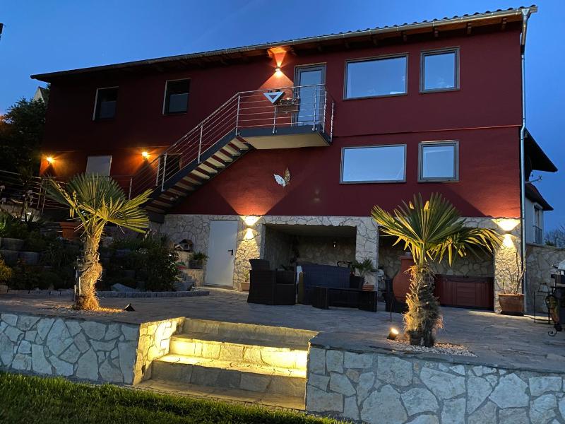 One-Bedroom Apartment image 2