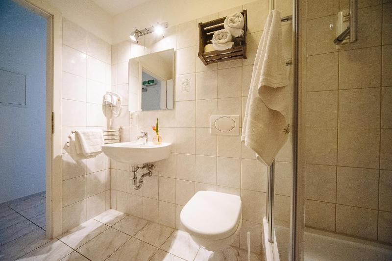 Double Room with Private External Bathroom image 2