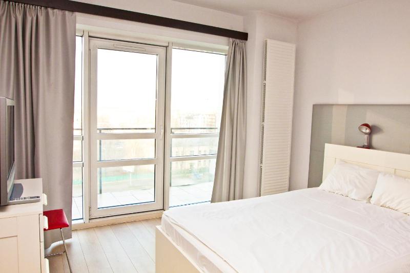 Luxury Two-Bedroom Apartment image 4