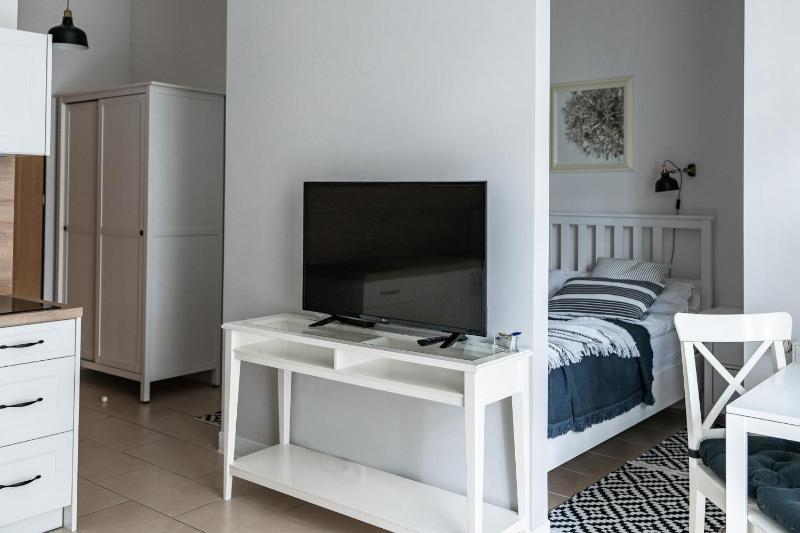 Apartment (3 Adults) image 3