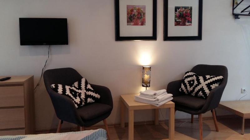 Comfort Two-Bedroom Apartment (3 Adults) image 2