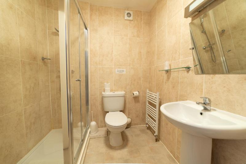 Classic Triple Room image 3